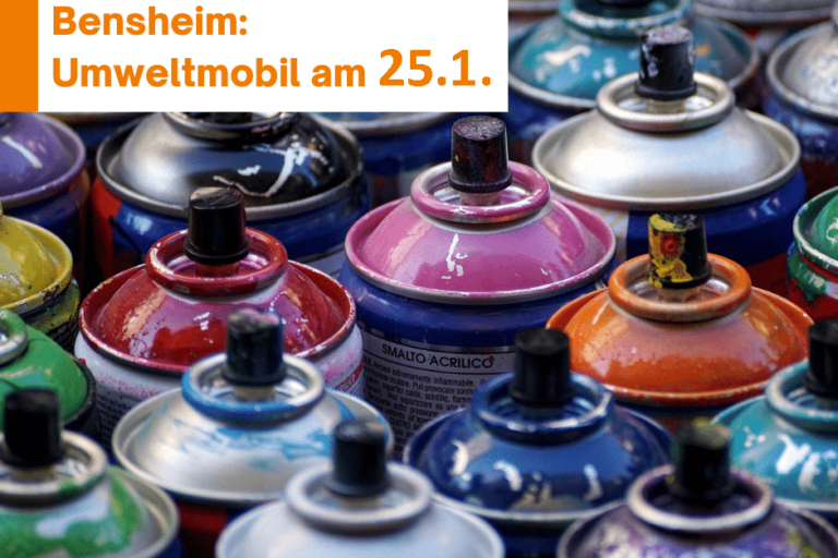Viele bunte Farbsprühdosen