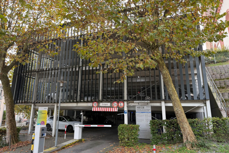 Parkhaus Platanenallee