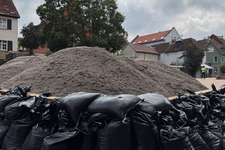 Sandhügel auf Beauner Platz in Bensheim