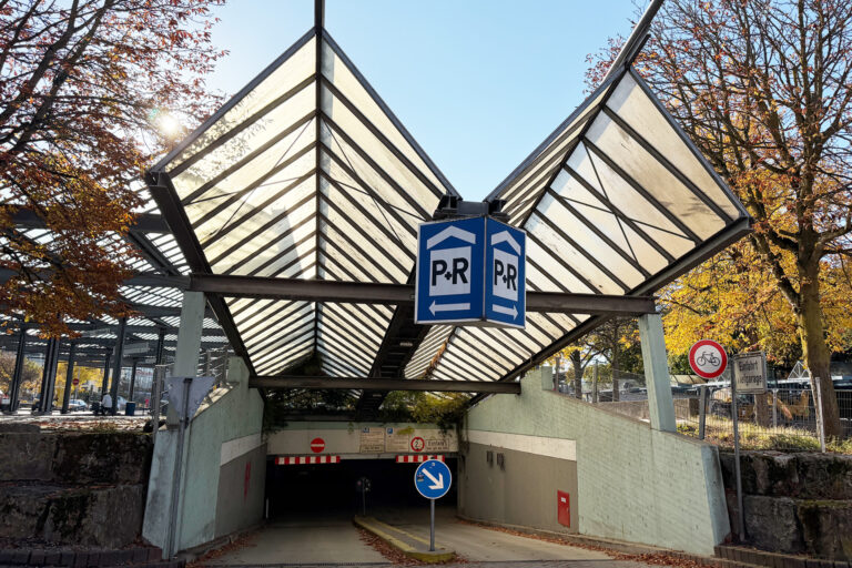 Einfahrt zur Tiefgarage Bahnhof